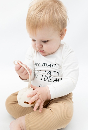 Białe body z długim rękawem