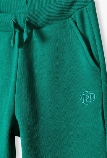 Zielone spodnie dresowe dla małego chłopca