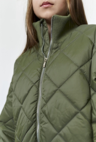 Pikowana kurtka bomberka