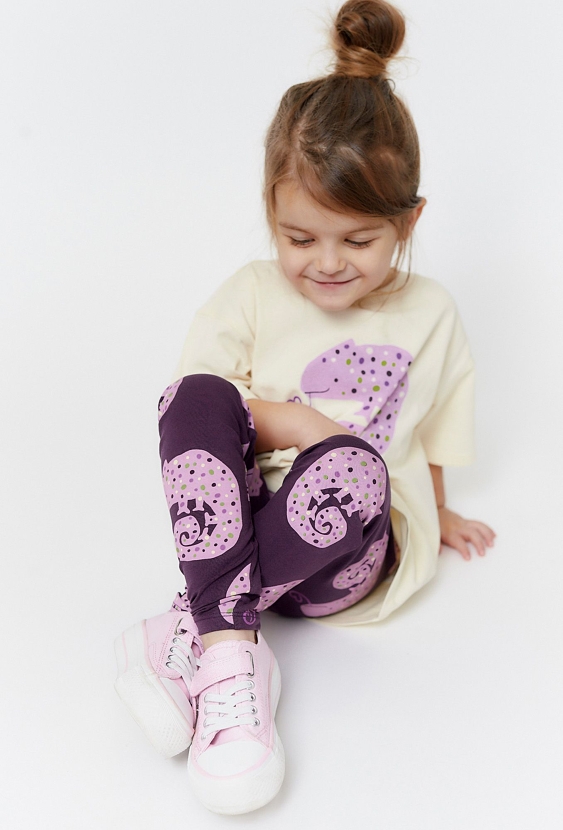 T-shirt oversize z nadrukiem kameleona