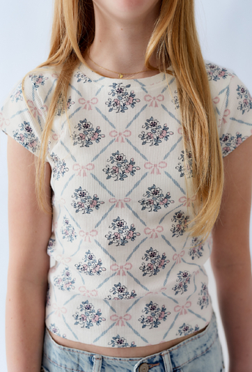 T-shirt prążkowany z delikatnym wzorem