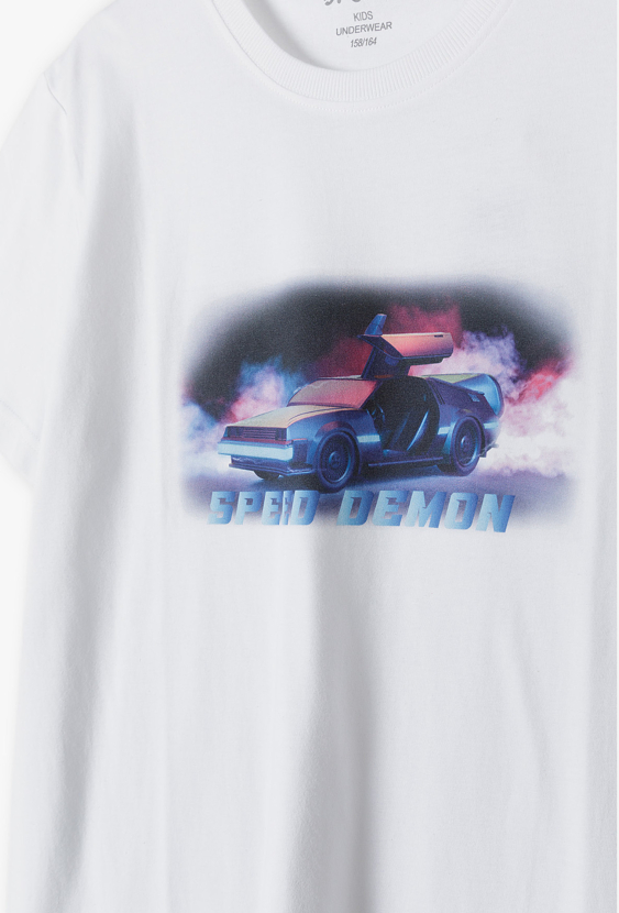 Piżama chłopięca „Speed Demon” – T-shirt z autem i czarne szorty