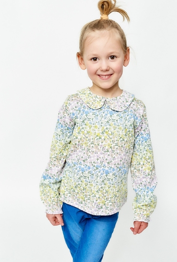 Bluzka w drobne kwiaty z kołnierzykiem