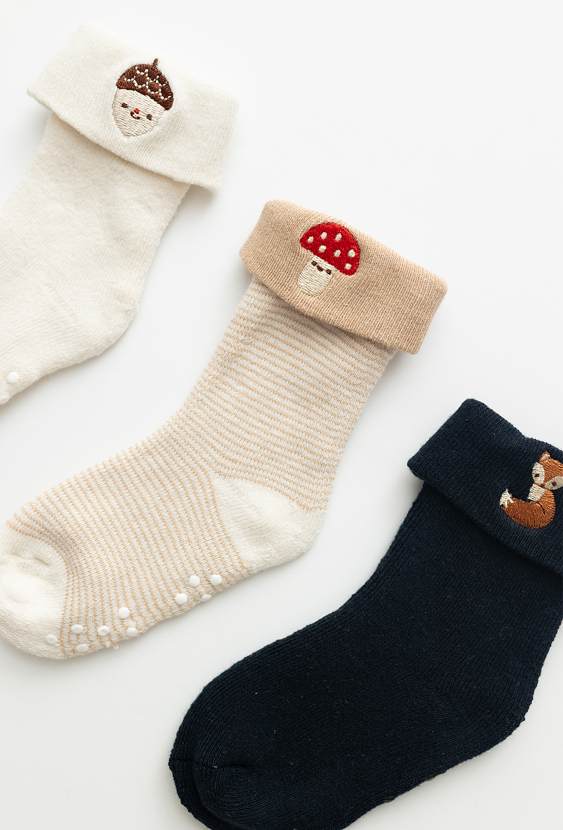 Skarpetki dziecięce 3-pak z ABS i wywinięciem.