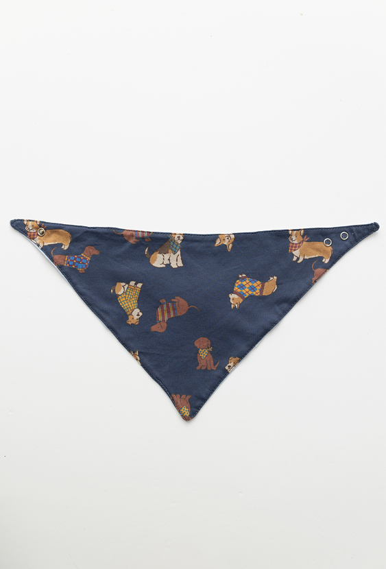 Chustka dziecięca z nadrukiem piesków.