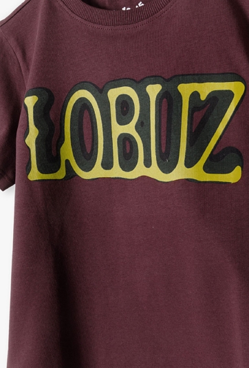 Dzianinowy t-shirt dla chłopca z napisem Łobuz - bordowy