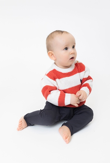 Sweter niemowlęcy w paski