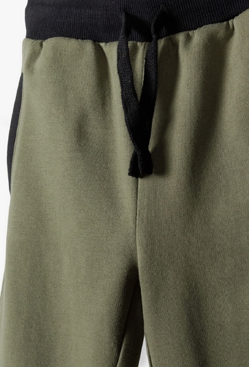 Klasyczne spodnie dresowe z kieszeniami