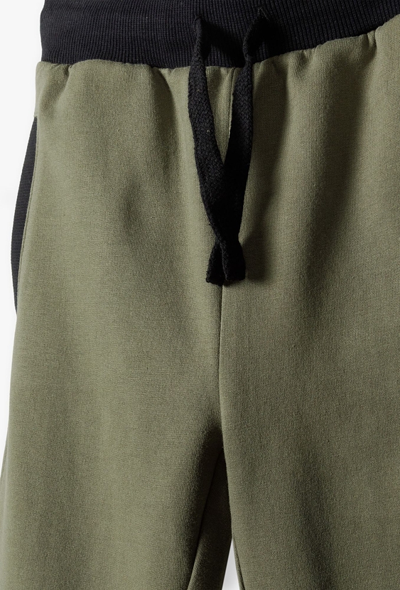 Klasyczne spodnie dresowe z kieszeniami