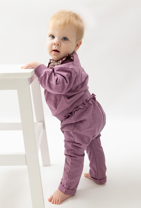 Spodnie dresowe z falbanką w pasie