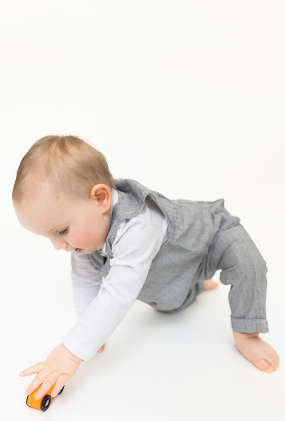 Spodnie niemowlęce w drobne paski