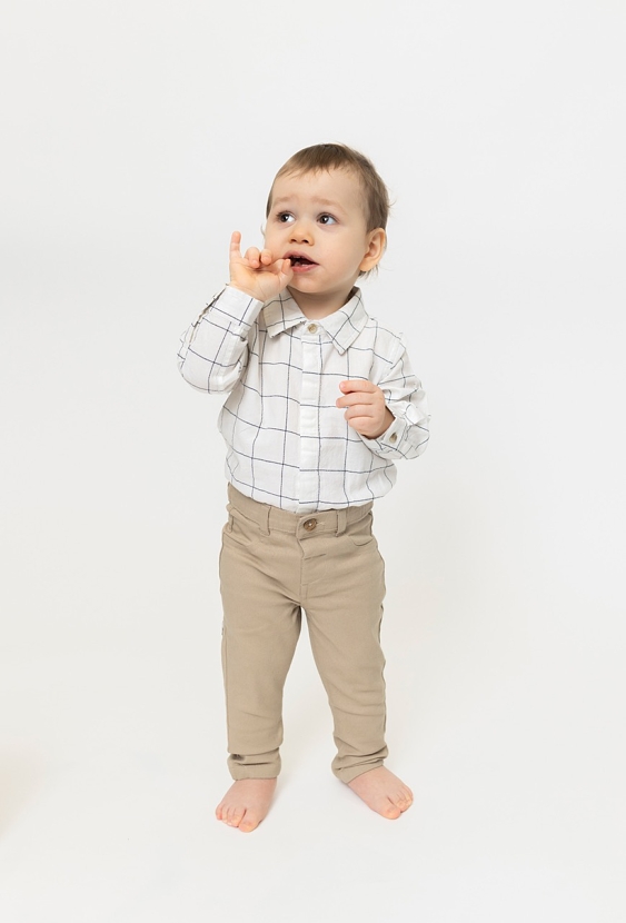 Klasyczne spodnie dla niemowlaka - beżowe