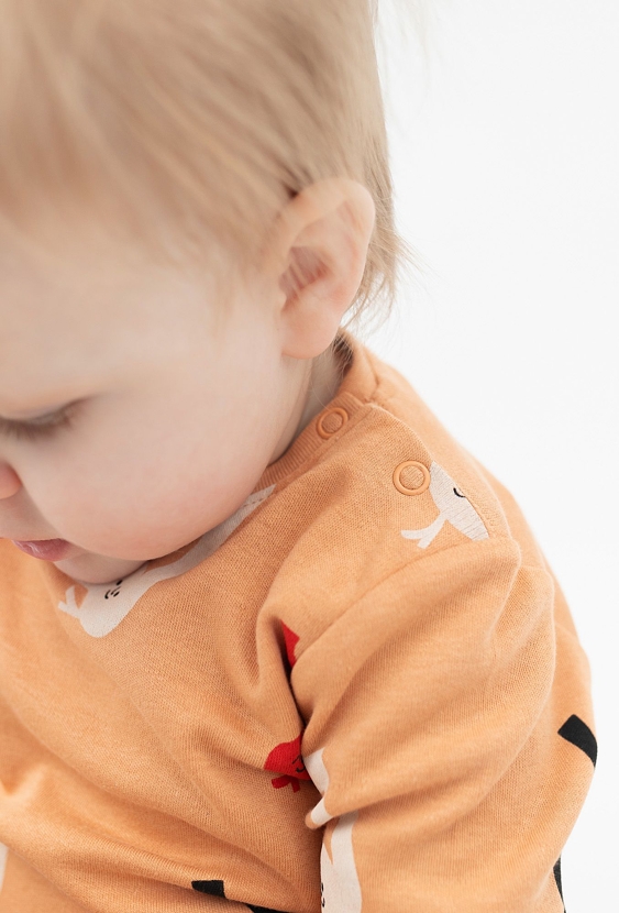 Body z długim rękawem  - kolorowe nutki