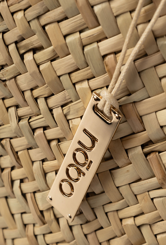 Shopperka pleciona NOBO z frędzlami – koszyk plażowy i miejski