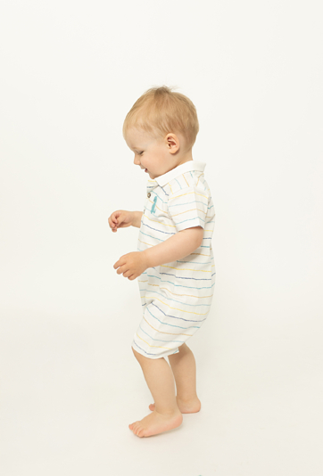 Pajacyk krótki niemowlęcy z kołnierzykiem