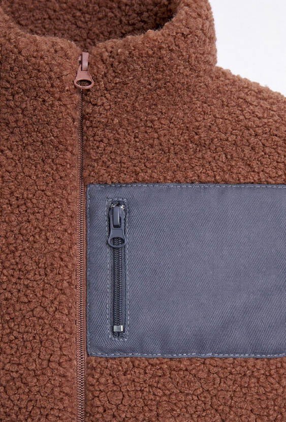 Bluza rozpinana typu baranek dla chłopca – ze stójką i kieszenią