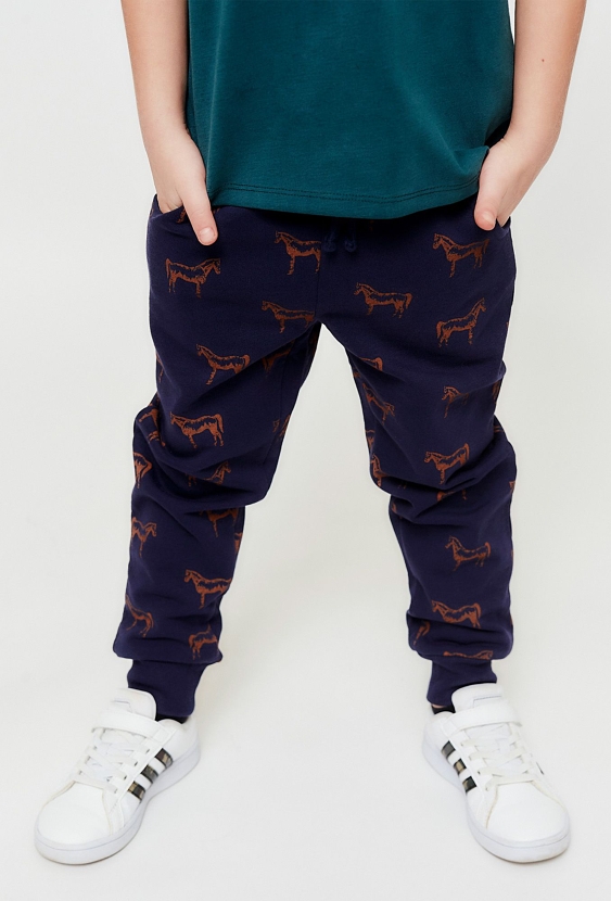 Granatowe spodnie dresowe z nadrukiem