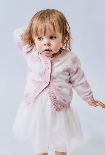 Bawełniany sweter niemowlęcy w serduszka - rozpinany