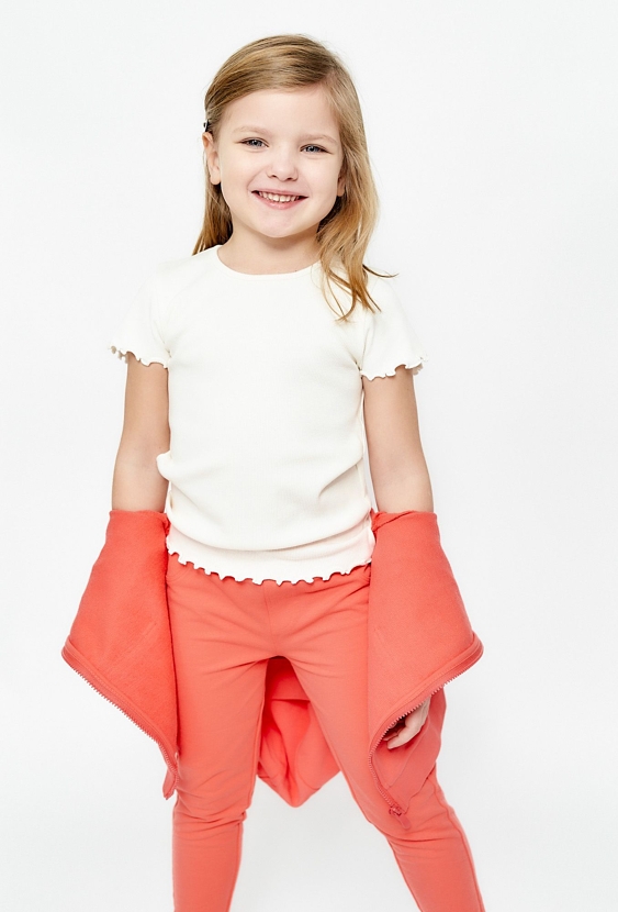 Dziewczęcy t-shirt prążkowany