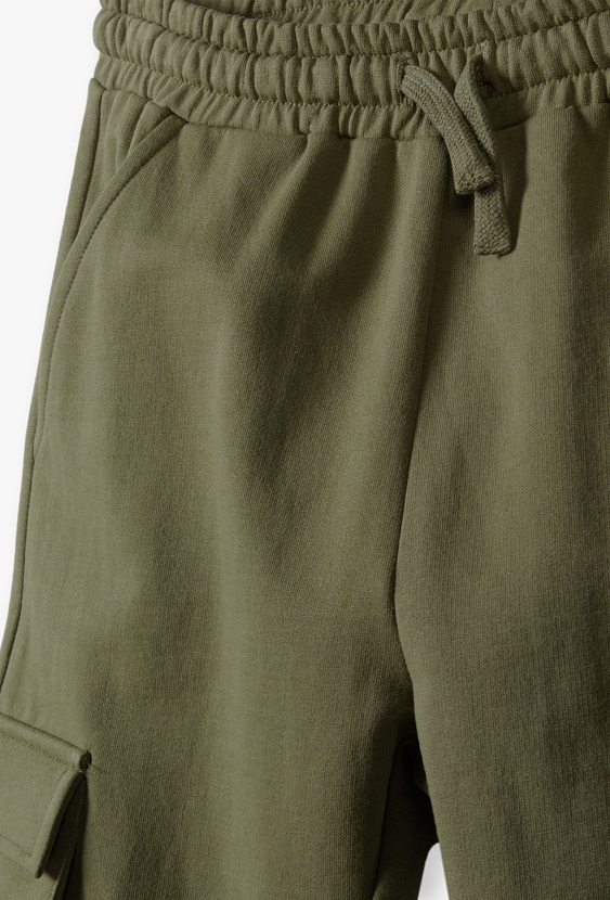 Zielone spodnie dresowe dla chłopca - College - Lincoln&Sharks