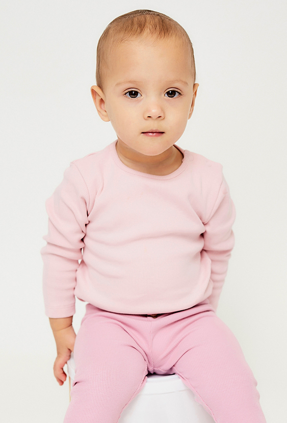 Jasnoróżowe gładkie body z długim rękawem