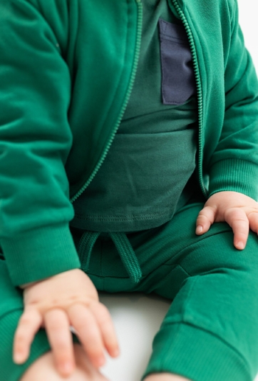 Zielona bluza rozpinana dla niemowlaka - 5.10.15.