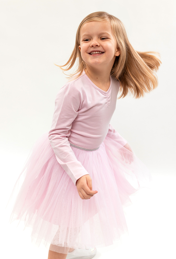 Różowa sukienka z długim rękawem