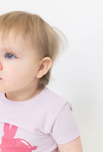 Body z krótkim rękawem - różowe w króliczki