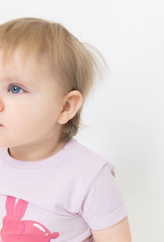 Body z krótkim rękawem - różowe w króliczki