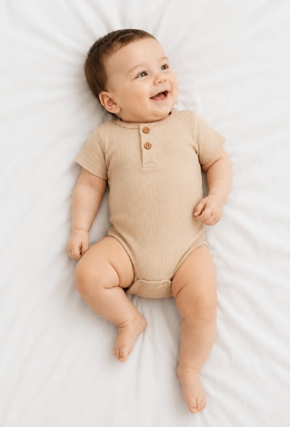 Body niemowlęce z krótkim rękawem prążkowane