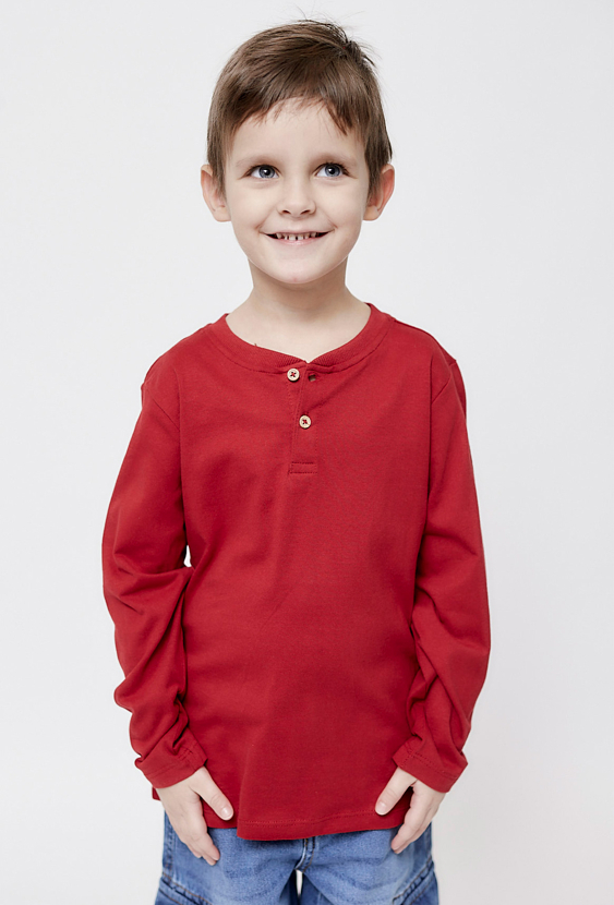 Czerwona koszulka z długim rękawem