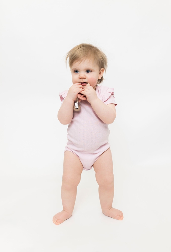 Body niemowlęce z krótkim rękawem - różowe