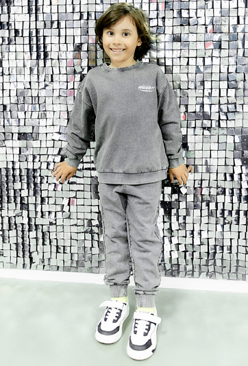 Szare spodnie dresowe dla chłopca - 5.10.15.