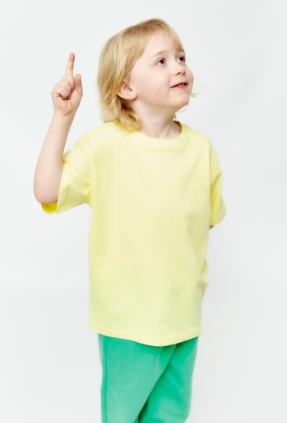 Żółty t-shirt dziecięcy z haftem