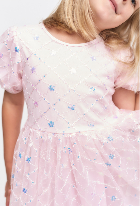 Elegancka sukienka dla dziewczynki z ozdobnym tiulem