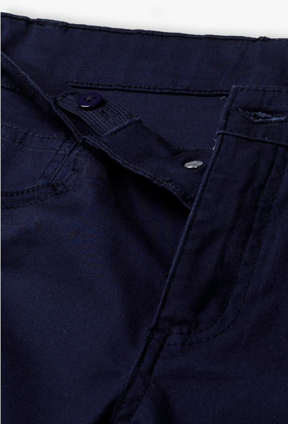 Klasyczne spodnie typu chinos dla chłopca