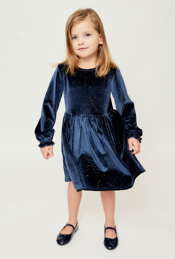 Welurowa sukienka z długim rękawem