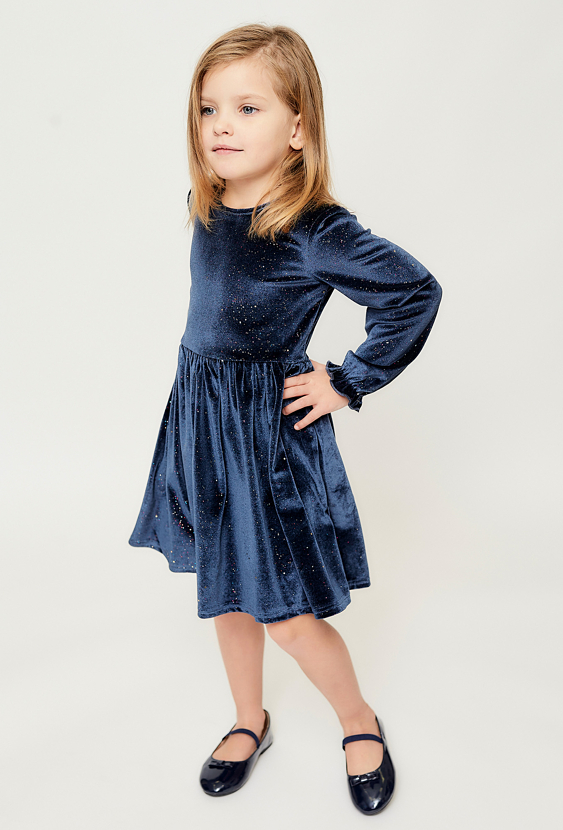 Welurowa sukienka z długim rękawem