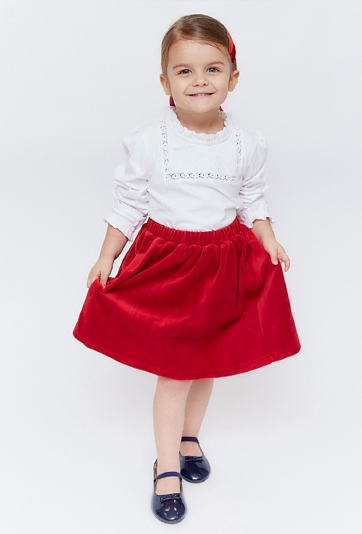 Czerwona, krótka spódniczka dla dziewczynki