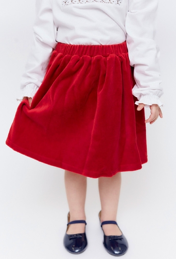 Czerwona, krótka spódniczka dla dziewczynki