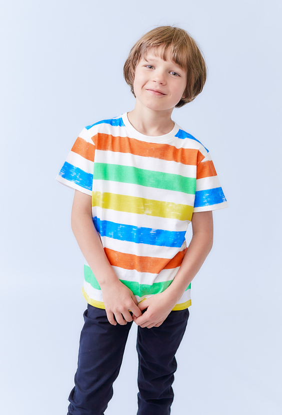 Kolorowa koszulka w paski dla chłopca