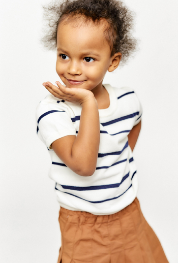 T-shirt w granatowe paski