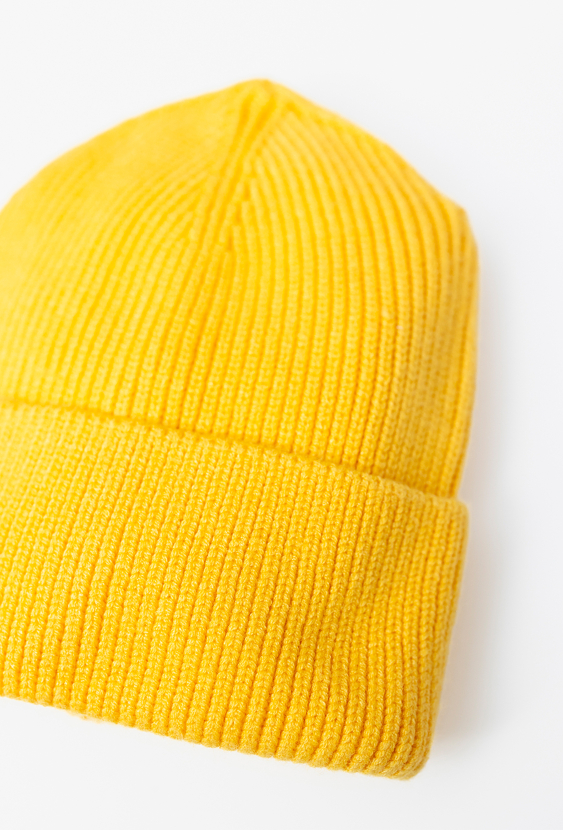 Dzianinowa cienka  czapka chłopięca