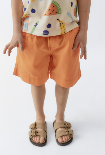 Pomarańczowe szorty chłopięce