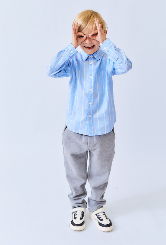 Szare spodnie dresowe dla chłopca z eleganckiej dzianiny