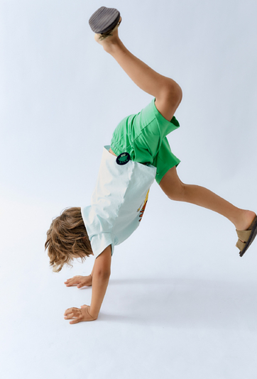 Bawełniane szorty z  naszywką