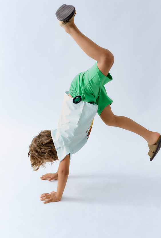 Bawełniane szorty z  naszywką