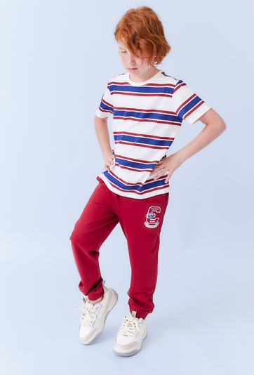 Czerwone spodnie dresowe chłopięce