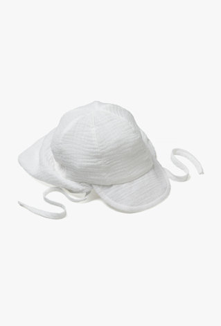 Czapka niemowlęca z daszkiem i osłoną karku