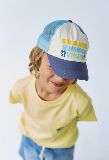 Kolorowa czapka z daszkiem